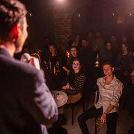 Stand-upcomedy Praag in het Engels bij Metro Comedy Club