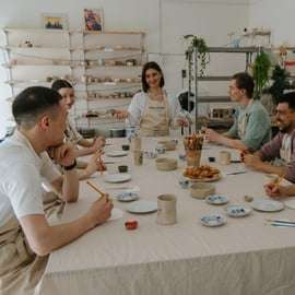 Praag: workshop traditioneel Tsjechisch blauw porselein beschilderen