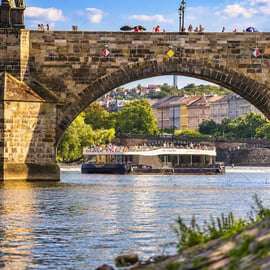 Rondvaart Praag op een elektrische catamaran