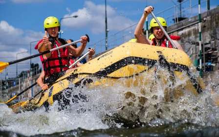 Praag: wildwaterraften direct in het stadscentrum van Praag