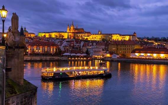 Praag: Avondrondvaart van 50 minuten