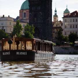 Praag: historische rondvaart van 45 minuten en lekkernijen