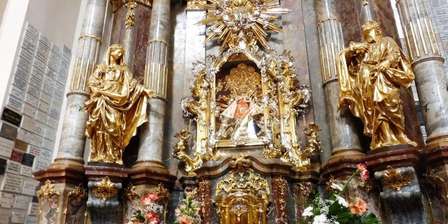 Kerk van Onze-Lieve-Vrouw Victorious-Holy Child of Praag (Klaster Prazskeho Jezulatka)
