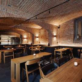 Wijnproeverij Praag met Enomatic-automaten en tapas