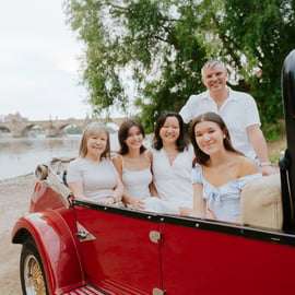 Oldtimer tour door Praag in een Mercedes-Benz 770 cabriolet
