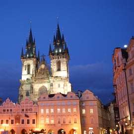 E-bike tour Praag van twee uur met gids en helm