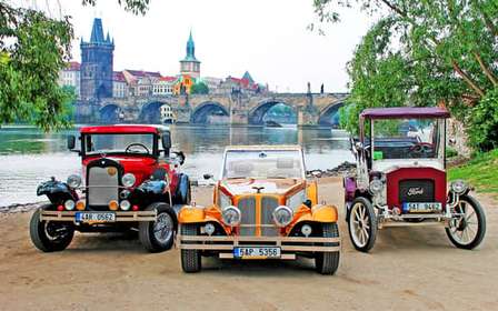 Praag: 1,5 uur durende rondleiding in een oldtimer