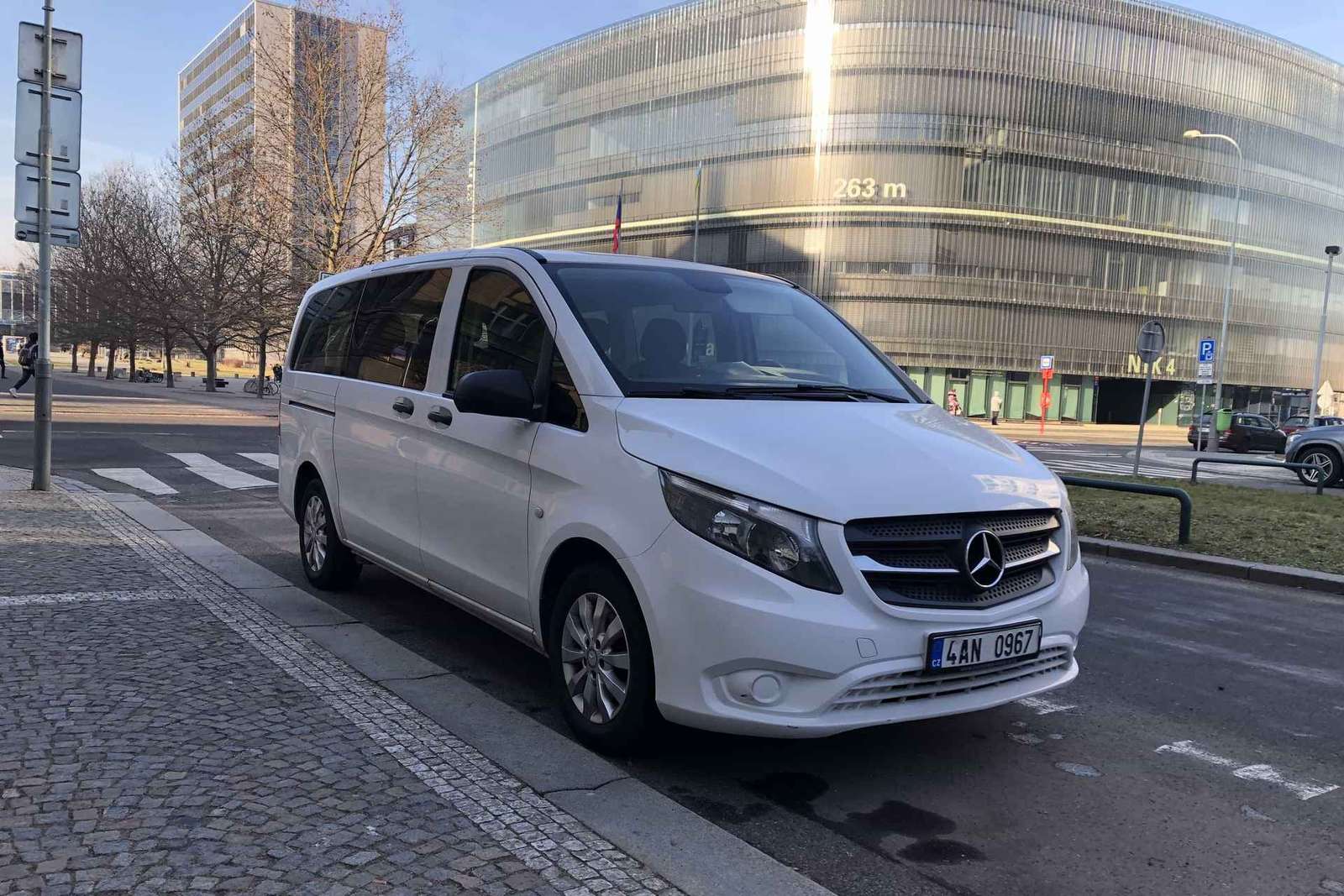 Vliegveld Praag: Privétransfer naar het centrum per minibus