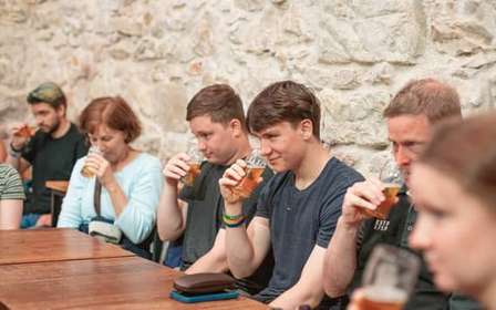 Praag: Tsjechische Bierproeverij met Snacks