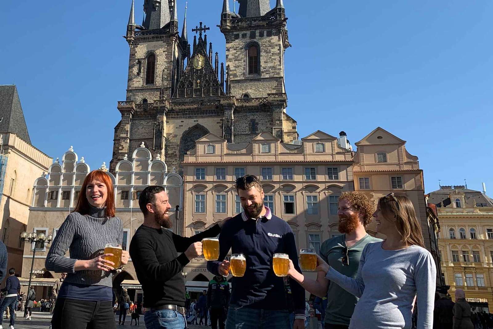Praag: Rondleiding door historische kroegen met drankjes