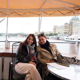 Hop-on hop-off bus Praag met burchttour en riviercruise