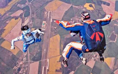 Tandem parachutespringen in Praag