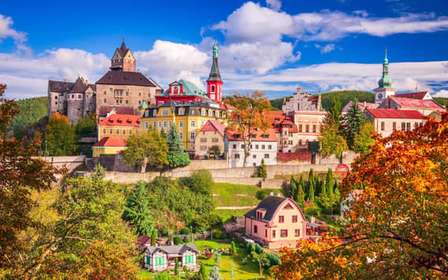 Vanuit Praag: Excursie naar Karlovy Vary en Loket (kasteel optioneel)