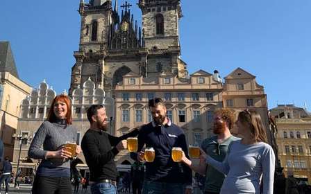 Praag: Rondleiding door historische kroegen met drankjes