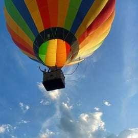 Ballonvaart bij Praag: kastelen, champagne en picknick
