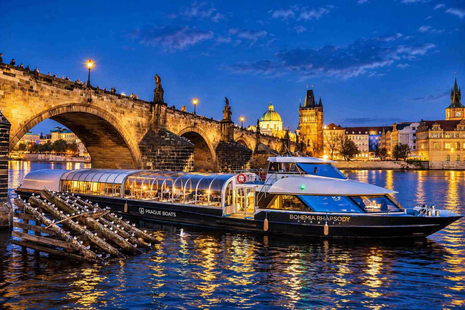 Vanuit Praag: avondrondvaart over de rivier de Moldau, inclusief buffet