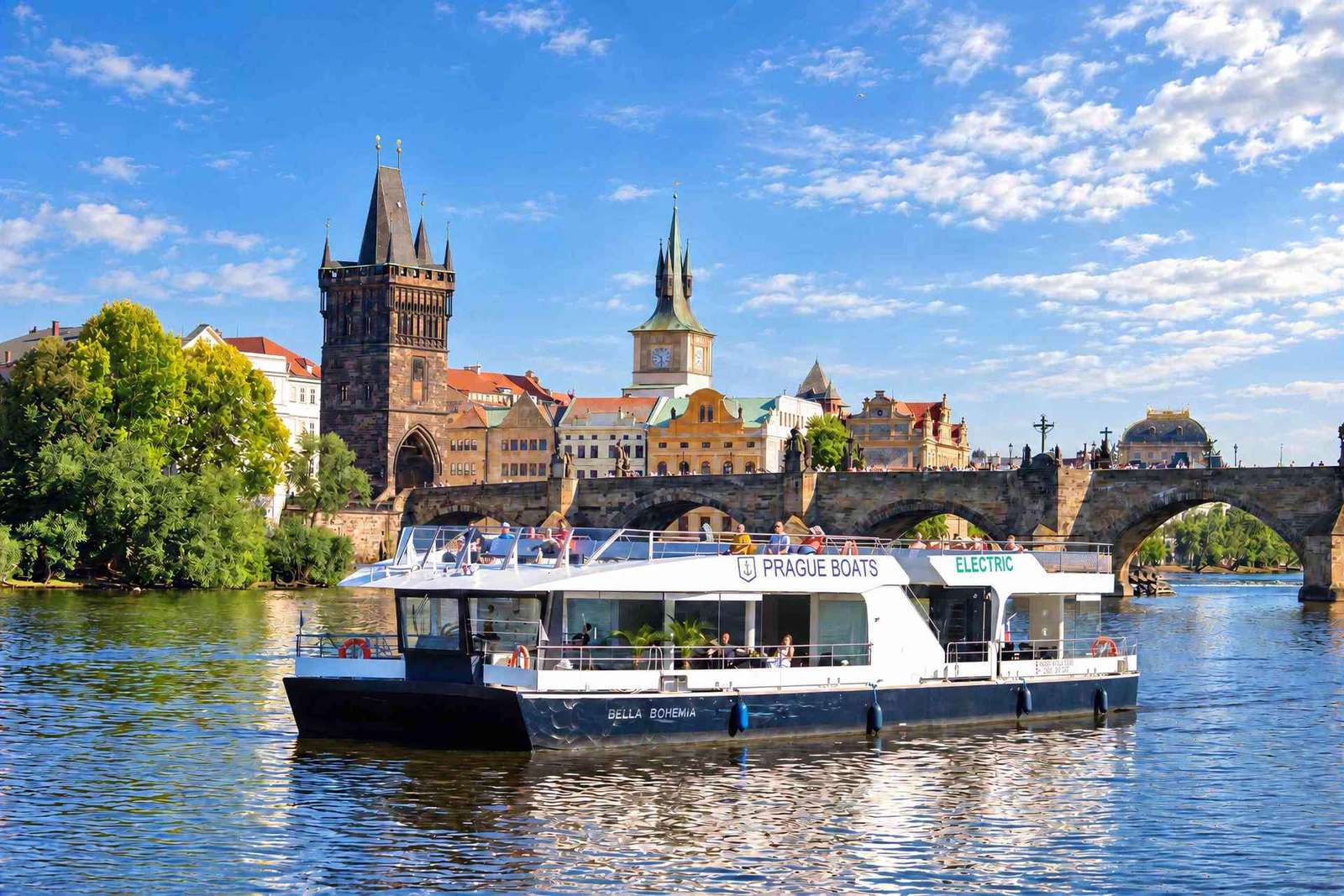 Rondvaart Praag op een elektrische catamaran