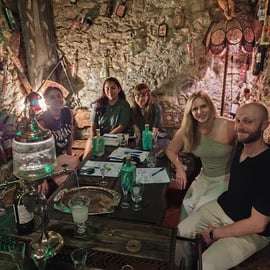 Absintproeverij in een kelder uit de 15e eeuw, Praag