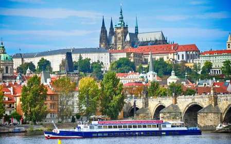 Praag: Panoramische rondvaart over de Moldau