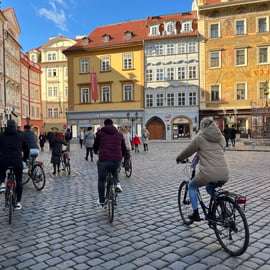 Verborgen fietstocht door Praag