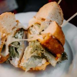 Foodtour Praag door de oude stad met vier stops en drankjes