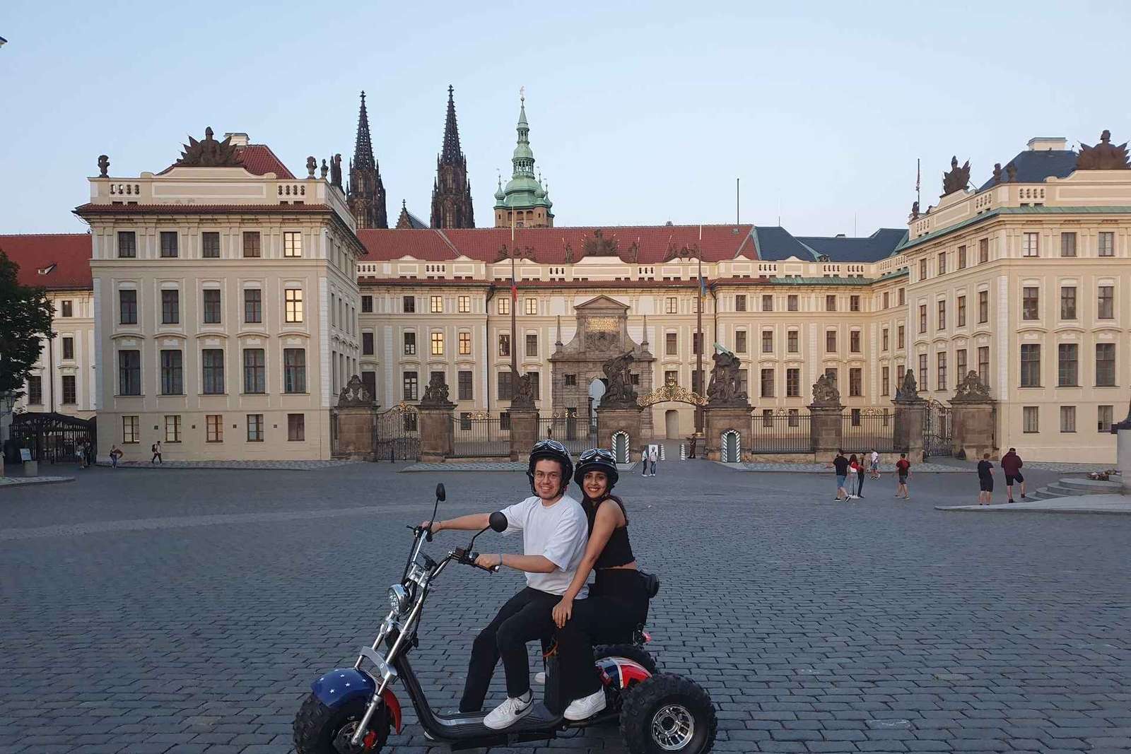Praag: Sightseeingtour met rondleiding op een elektrische trike