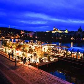 Vanuit Praag: avondrondvaart over de rivier de Moldau, inclusief buffet