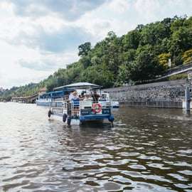 Praag: Zwemmen Bierfiets op een fietsboot