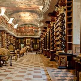 Praag: rondleiding Klementinum-bibliotheek en astronomische toren