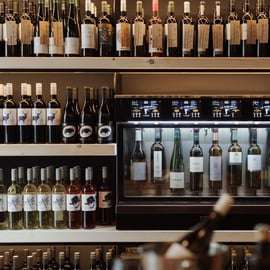 Wijnproeverij Praag met Enomatic-automaten en tapas
