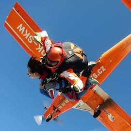 Tandem parachutespringen in Praag