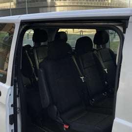 Praag: Privé transfer naar de luchthaven met een minibus (PRG)