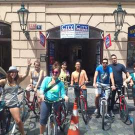 E-bike tour Praag van twee uur met gids en helm