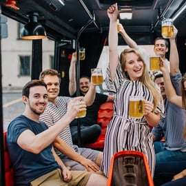 Praag: Feestbierbus