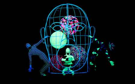 Praag: WOW Show Zwart Licht Theater