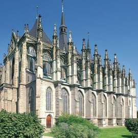 Vanuit Praag: Kutná Hora, Sint-Barbarakerk, Sedlec Ossuarium