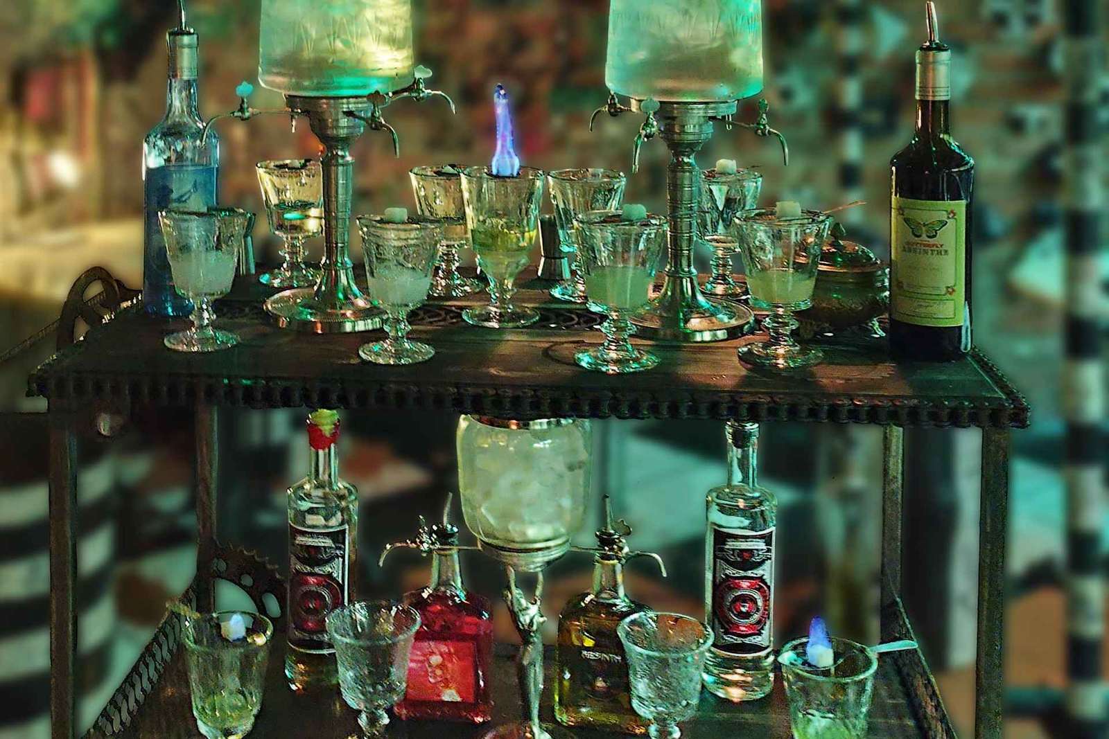 Absintproeverij in een kelder uit de 15e eeuw, Praag