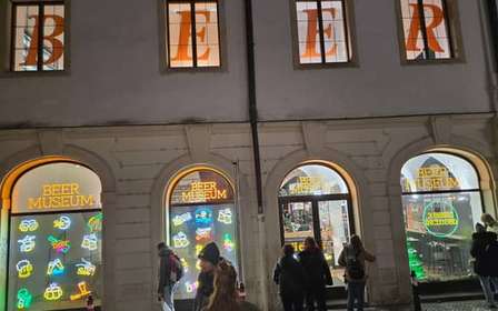 Praag: Rondleiding door het biermuseum met proeverij en bierflesjes vullen