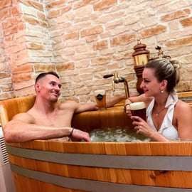 Praag: Caroline Bernard Beer Spa met Bier & Massage optie