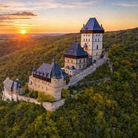Praag: All-Inclusive Karlstejn Kasteel en Grotten Tour