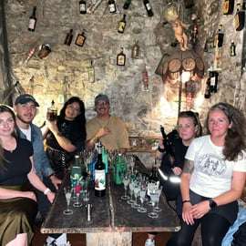 Absintproeverij in een kelder uit de 15e eeuw, Praag