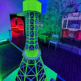 Praag: Glow Golf Mini Golf Spel met UV-licht