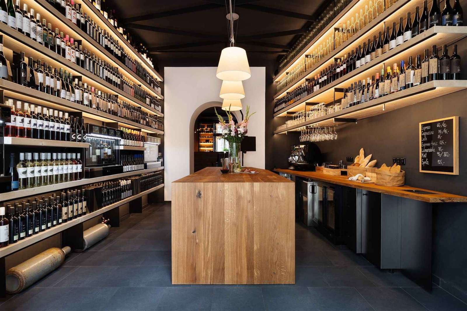 Wijnproeverij Praag met Enomatic-automaten en tapas