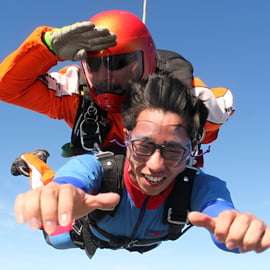 Tandem parachutespringen in Praag