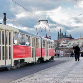 Praag: Hop-on Hop-Off Historisch Tram Ticket voor Lijn 42