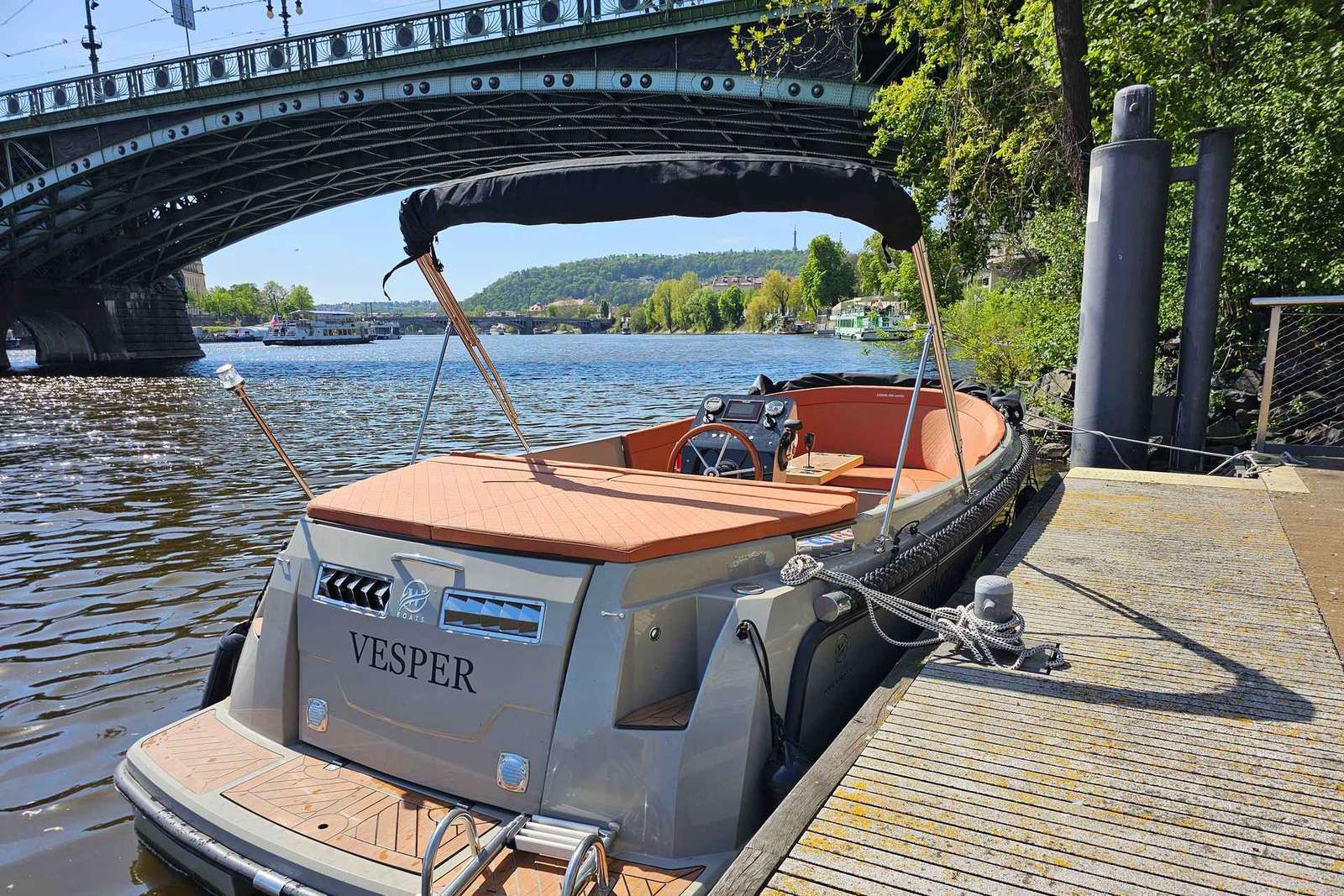 Privéboot Praag met kapitein-gids en mousserende wijn