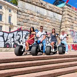 Praag: 3 uur durende Fat Tire E-scooter Tour