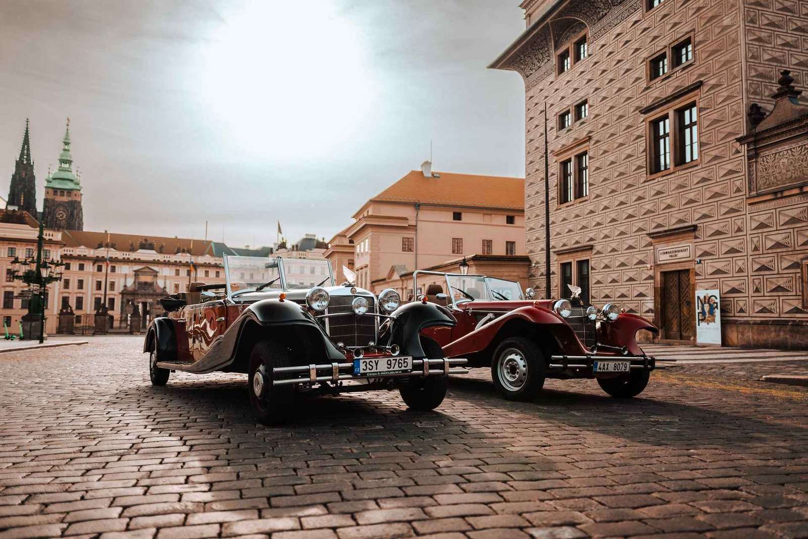 Oldtimer tour door Praag in een Mercedes-Benz 770 cabriolet