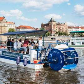 Praag: Zwemmen Bierfiets op een fietsboot
