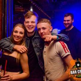 Kroegentocht met 35 plekken, shots en club in Praag